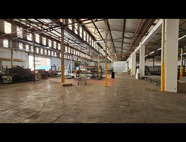 7,772M² WAREHOUSE TO LET IN ISANDO